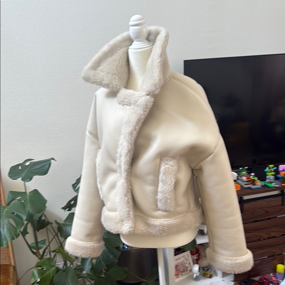 Abercrombie & Fitch Cream Leather Jacket - Picture 6 of 7